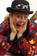 Dainty Sue, Stilt Walker