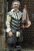 Elizabethan Minstrel 