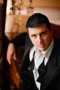 Piano Vocalist Oliver